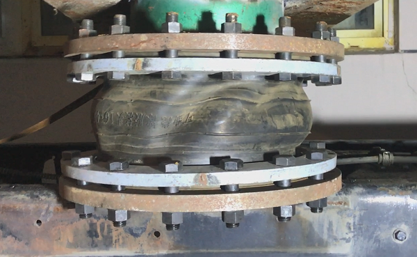 橡膠軟接頭產品在安裝使用中出現(xiàn)扭曲變形問題解決 橡膠軟接頭產品在安裝使用中出現(xiàn)扭曲變形問題解決