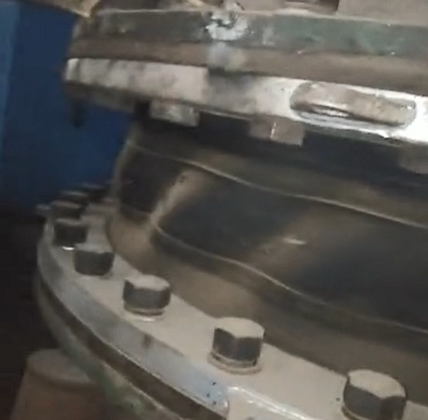 橡膠軟接頭產品在安裝使用中出現(xiàn)扭曲變形問題解決 橡膠軟接頭產品在安裝使用中出現(xiàn)扭曲變形問題解決