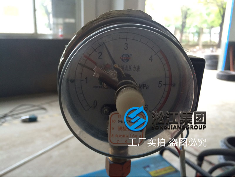 大口徑金屬軟管檢測現(xiàn)場 大口徑金屬軟管檢測現(xiàn)場