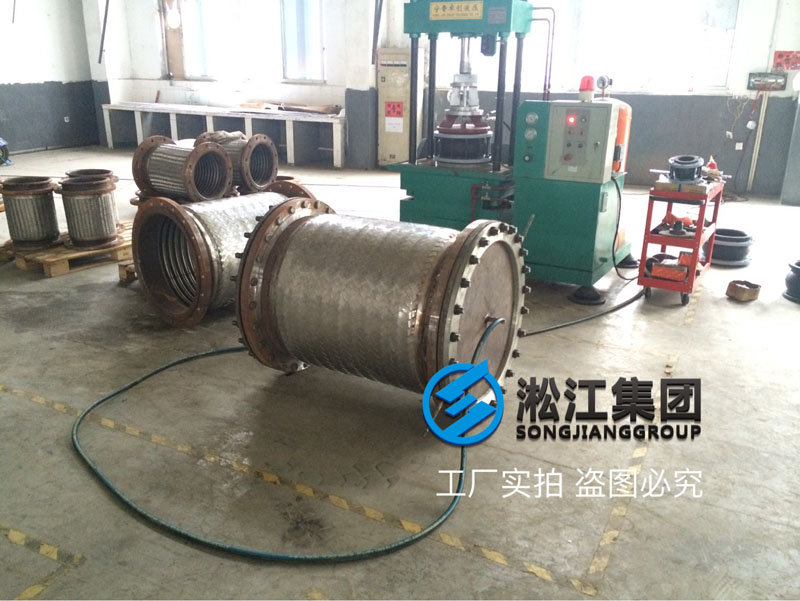 大口徑金屬軟管檢測現(xiàn)場 大口徑金屬軟管檢測現(xiàn)場