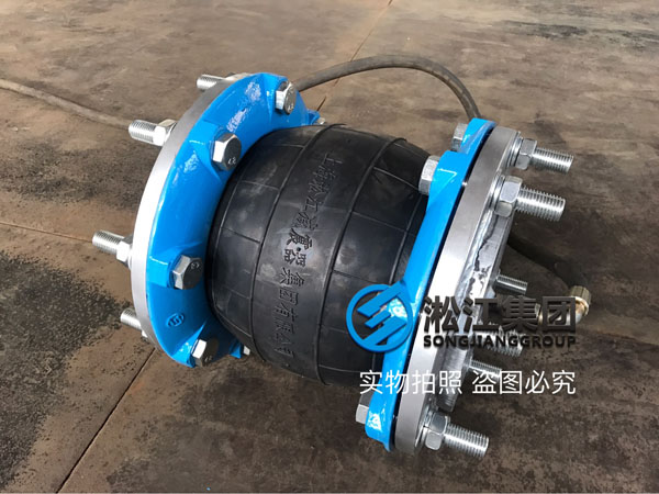 第一批新型橡膠軟接頭壓力檢測現場 第一批新型橡膠軟接頭壓力檢測現場