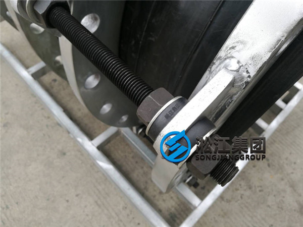 大口徑DN700橡膠軟接頭?發往某自來水廠 大口徑DN700橡膠軟接頭?發往某自來水廠