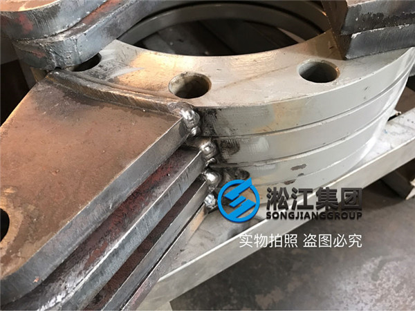 ?為高壓供水機組生產一批限位異徑橡膠軟接頭 ?為高壓供水機組生產一批限位異徑橡膠軟接頭