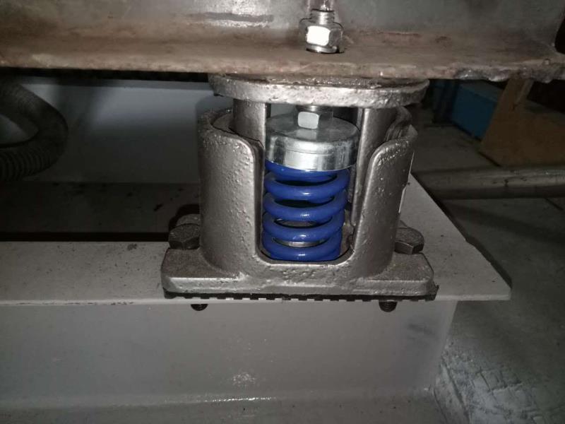 風機安裝彈簧減震器后直接壓扁了怎么辦？